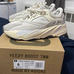 Yeezy Boost 700